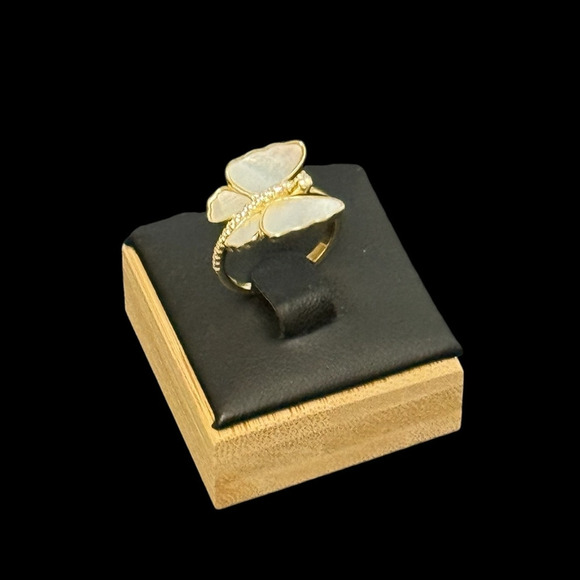 Beautiful Pave Outlined Stone Butterfly Ring | Sparkling Size 8 - Picture 4 of 5